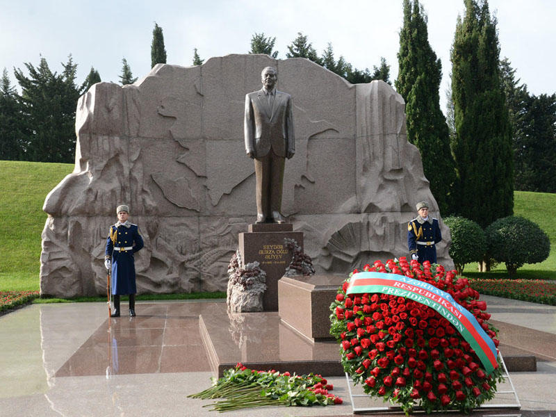 12 dekabr - Ümummilli Liderin Heydər Əliyevin vəfatının on səkkizinci ildönümü