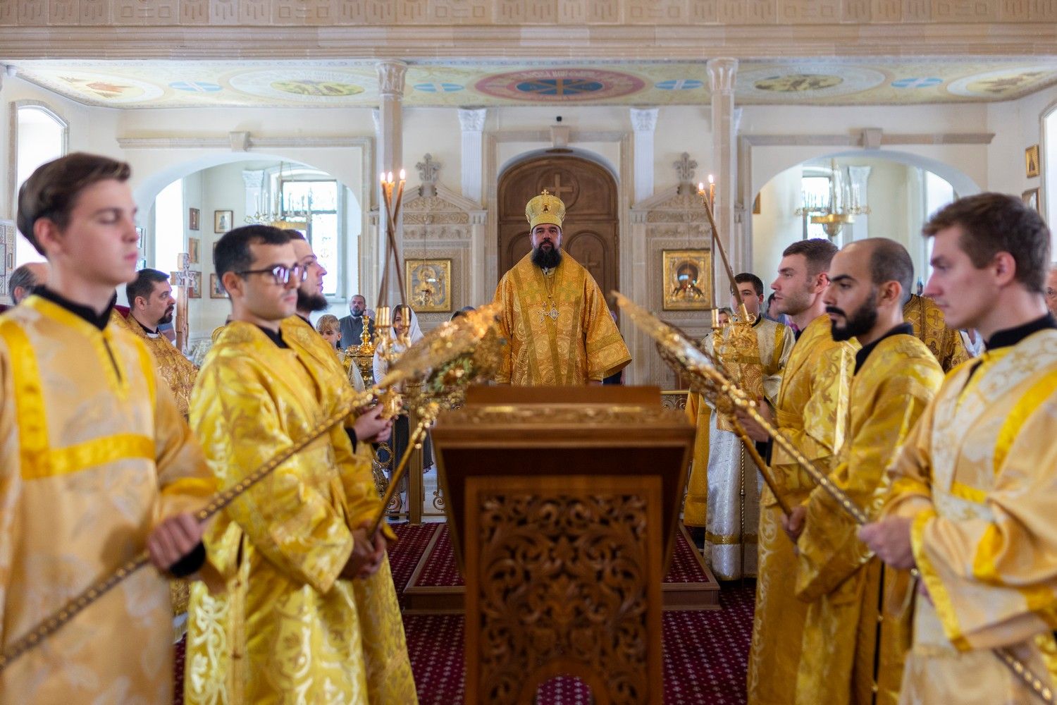 Yepiskop Aleksiy kafedral kilsəsində İlahi Liturgiya keçirib