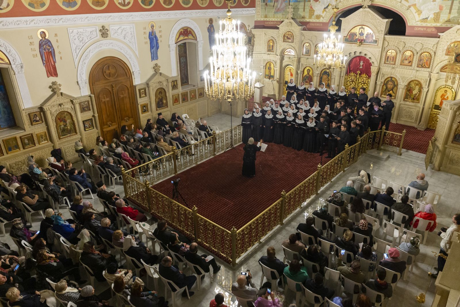 Bakının kafedral kilsəsində məşhur Moskva xorunun konserti