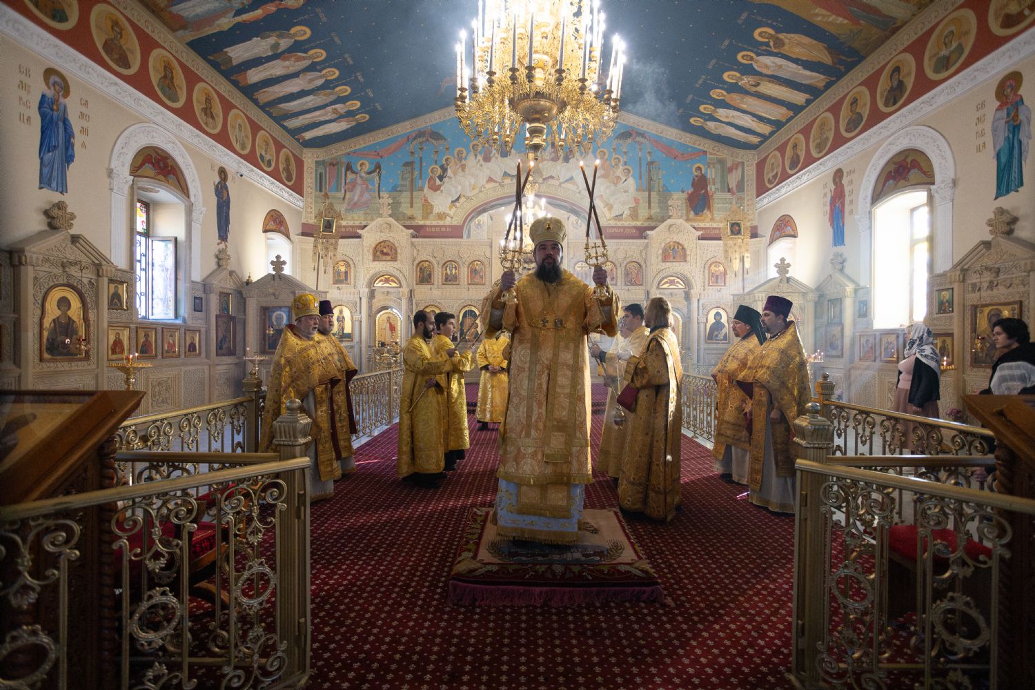 Arxiyerey kafedral kilsəsində İlahi Liturgiya keçirib