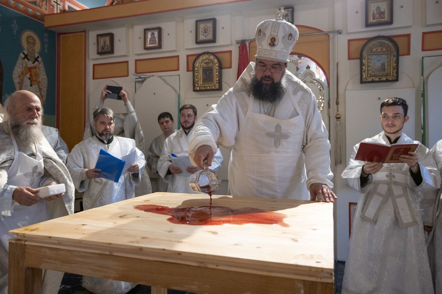 Yepiskop Aleksiy Bakı şəhəri Ali-Mələk Mikayıl kilsəsinin böyük təqdis mərasimini keçirib