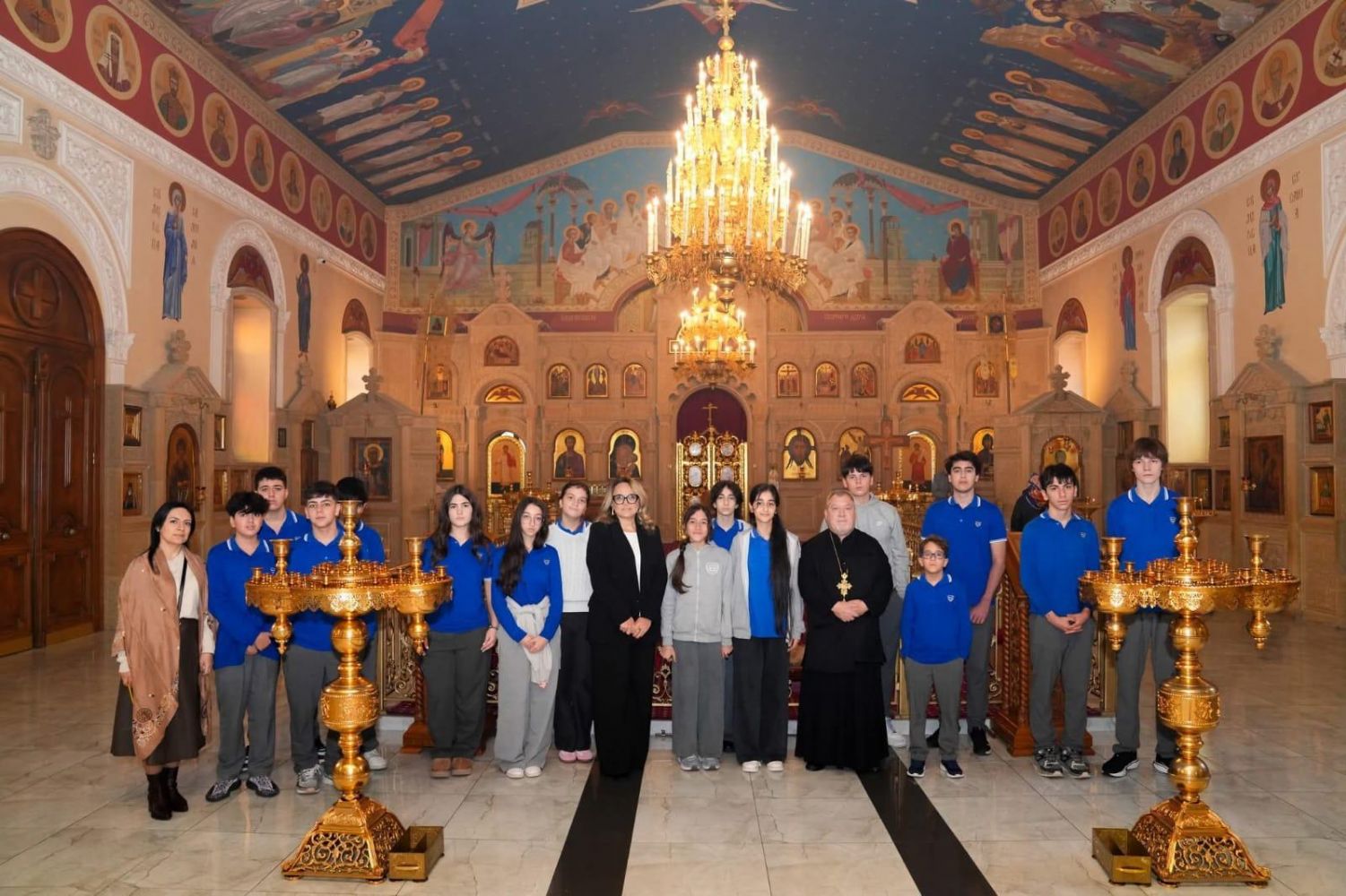 Məktəblilər kafedral kilsəsini ziyarət ediblər