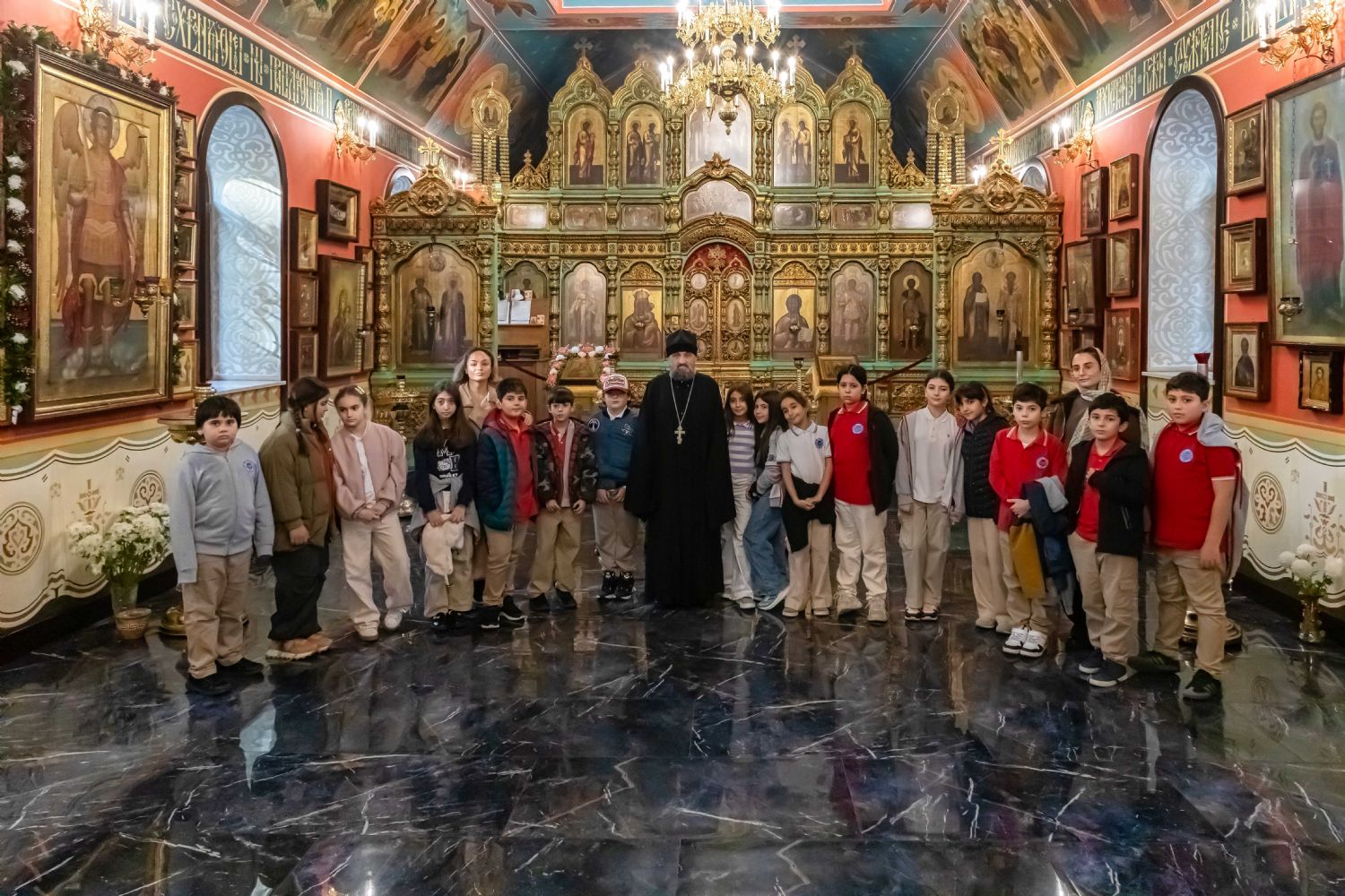 Məktəblilər Ali-Mələk Mikayıl kilsəsini ziyarət ediblər