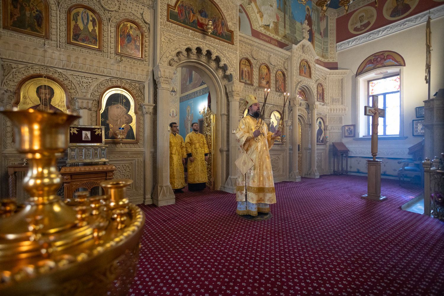 Yepiskop Aleksiy kafedral kilsəsində İlahi Liturgiya keçirib