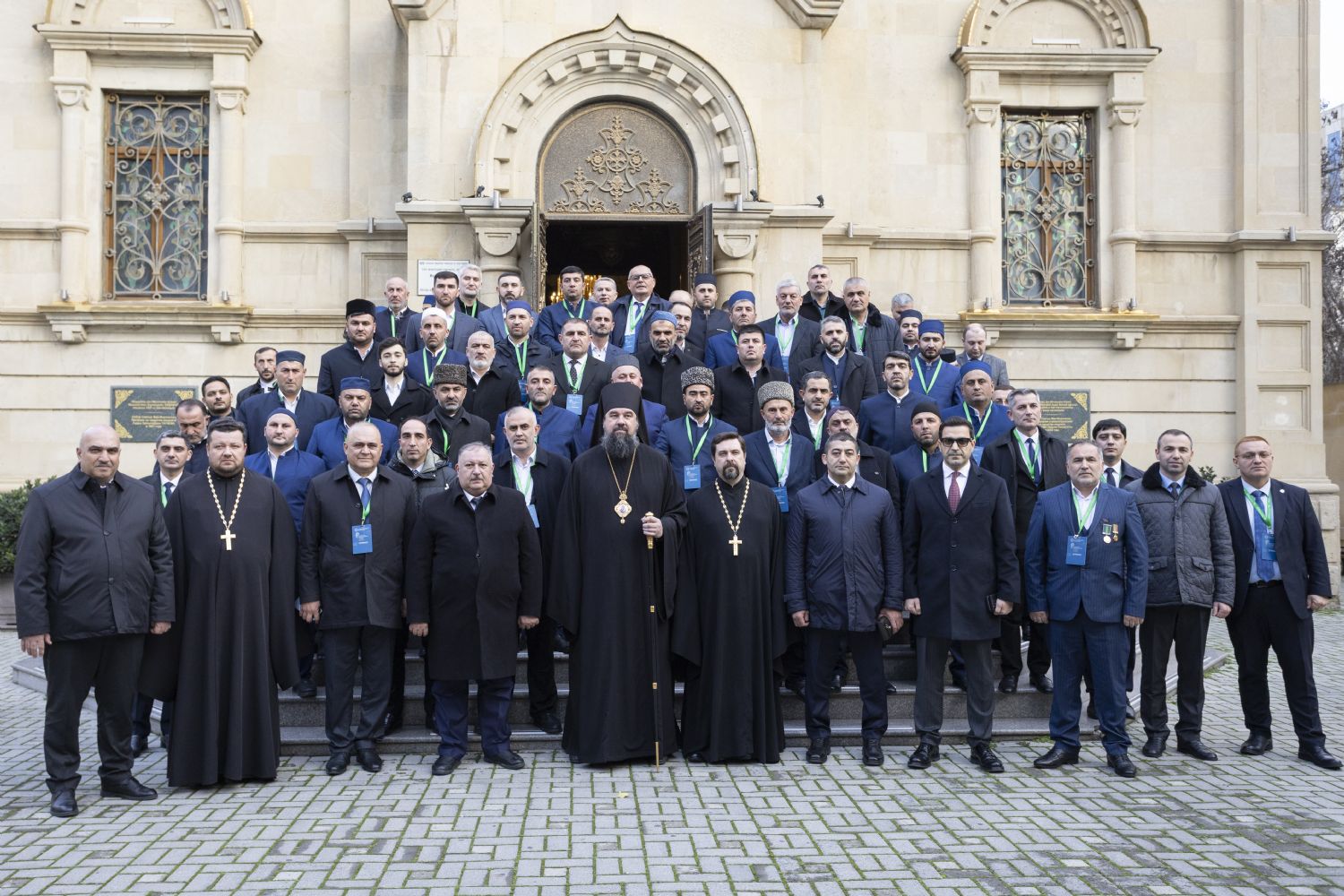 Din Xadimlərin II Forumunun iştirakçıları Bakı Yeparxiyasının kafedral kilsəsini ziyarət ediblər