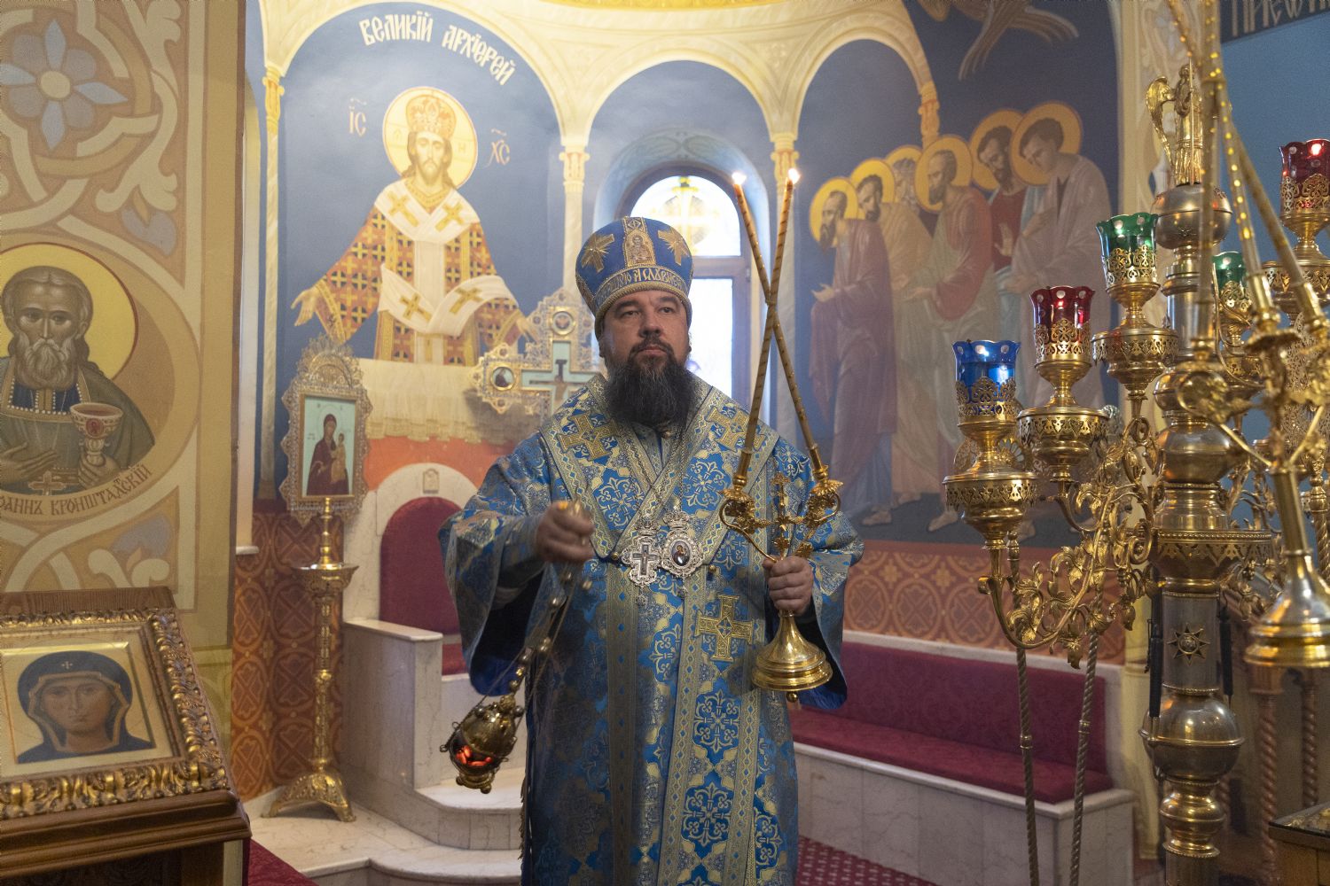 Arxiyerey kafedral kilsəsində İlahi Liturgiya keçirib