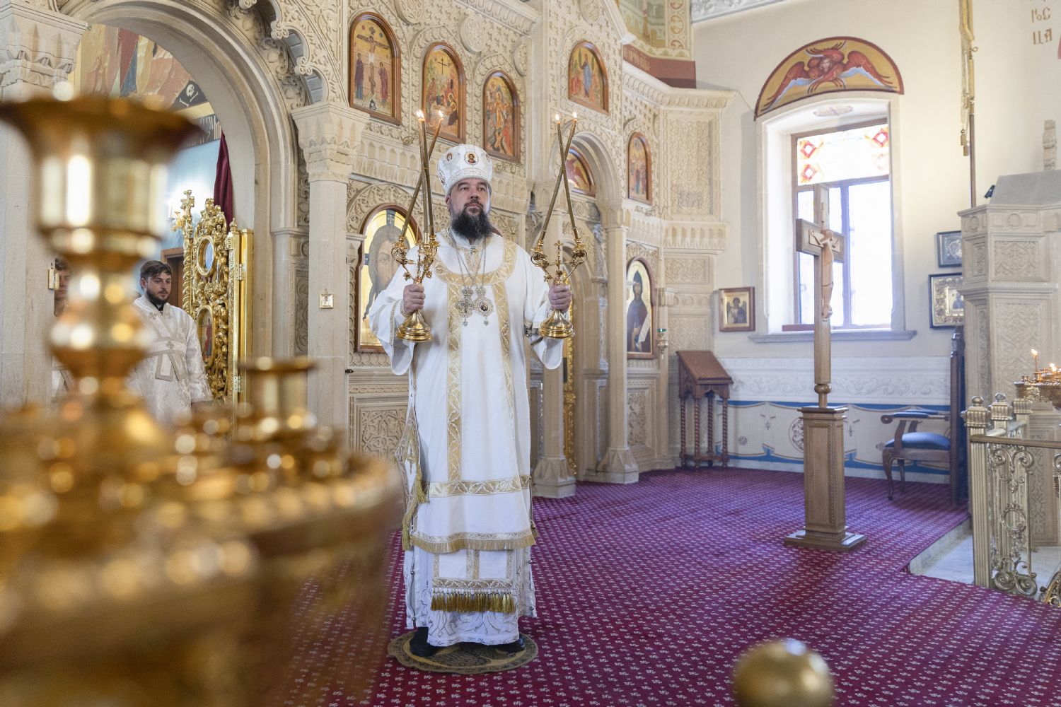Arxiyerey Aleksiy kafedral kilsəsində İlahi Liturgiya keçirib