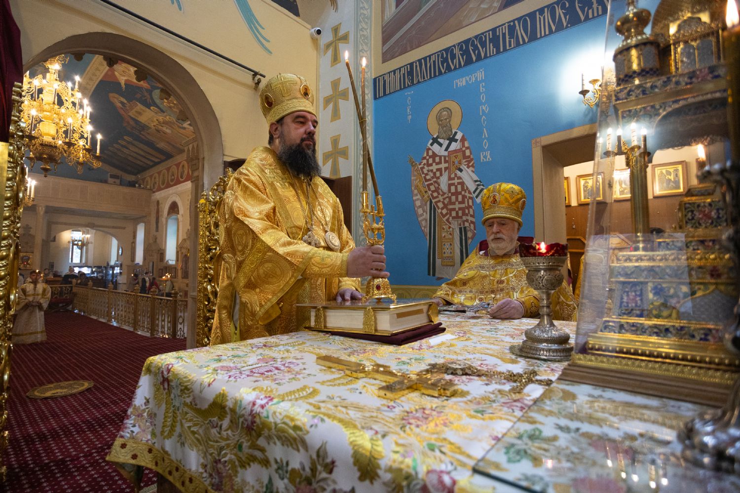 Arxiyerey kafedral kilsəsində İlahi Liturgiya keçirib
