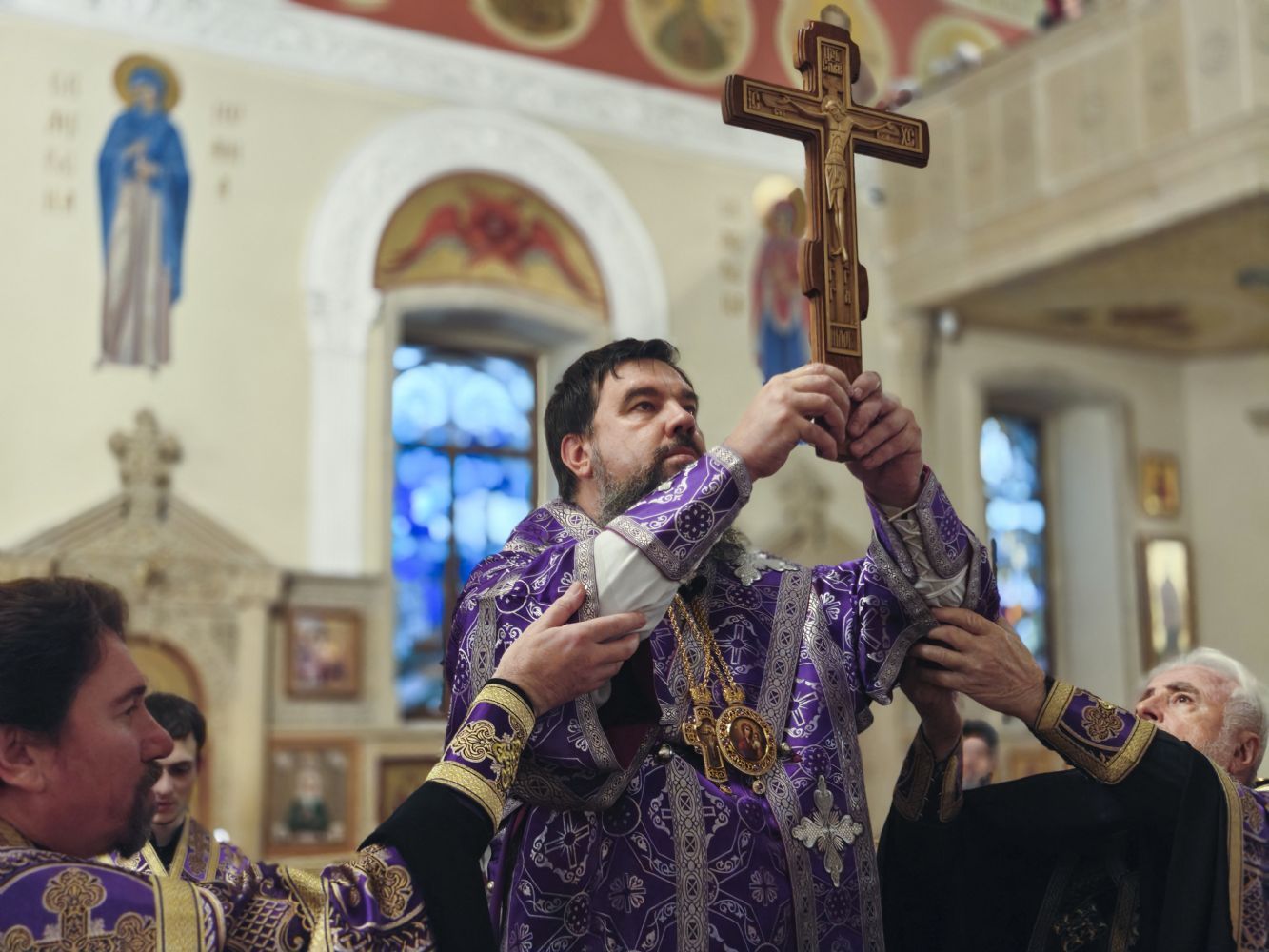 Yepiskop Aleksiy Rəbbin Xaçının ucaldılması ayinini keçirib