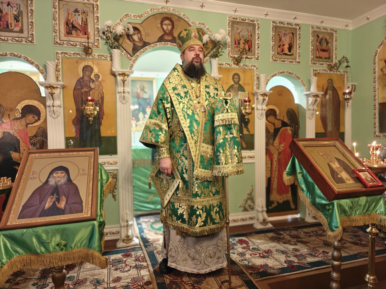 Sumqayıt şəhəri Müqəddəs Sarovlu Serafim kilsəsində taxt-tac bayramı qeyd olunub