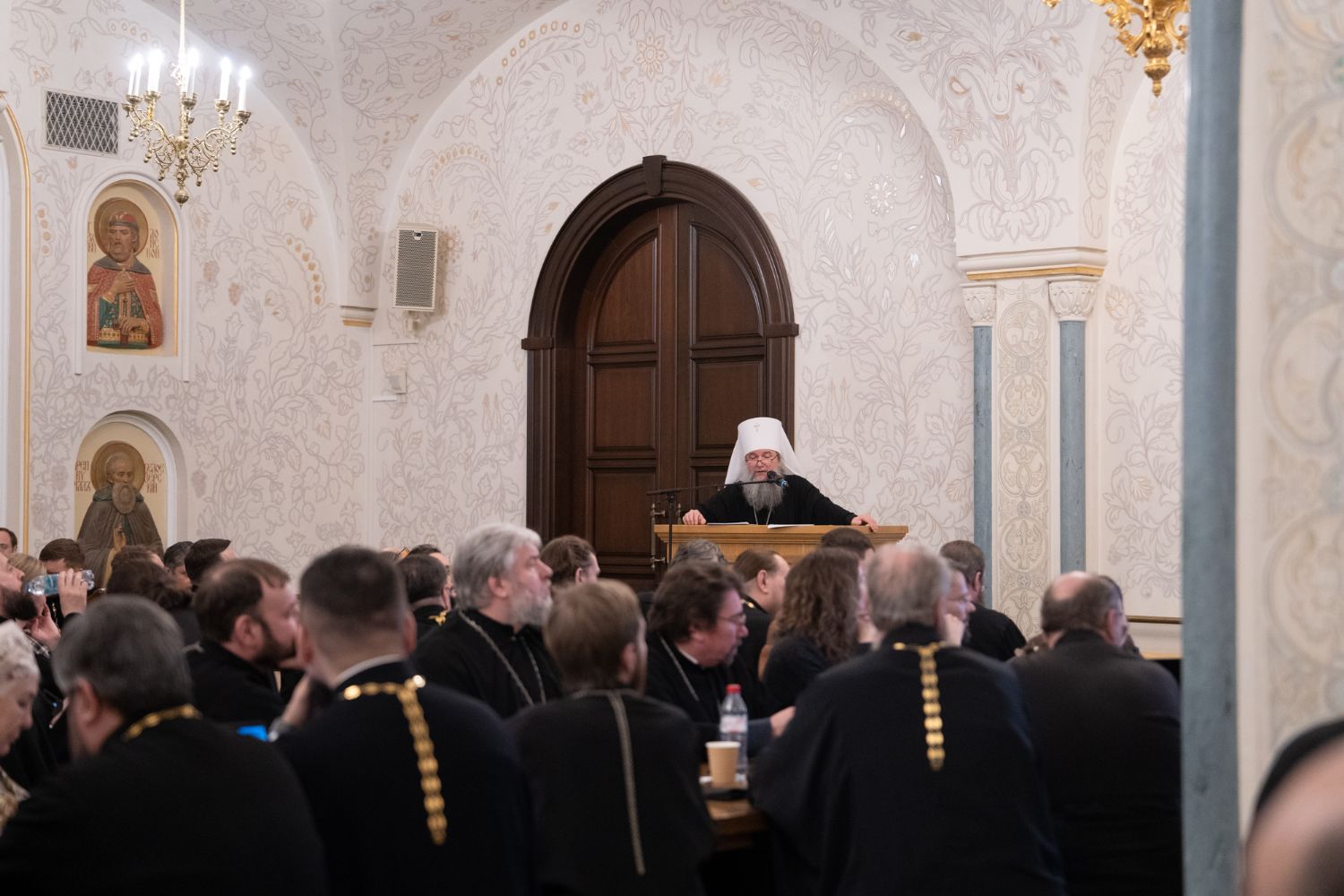 Dini maarifləndirmə və katexizasiya üzrə yeparxiyal şöbələri rəhbərlərinin iclası keçirilib