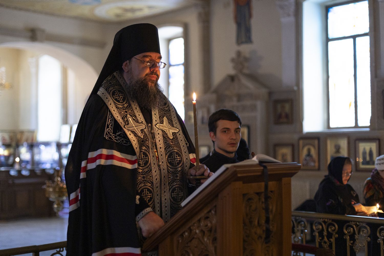Yepiskop Aleksiy kafedral kilsəsində Böyük Kanonunun oxunması keçirdi