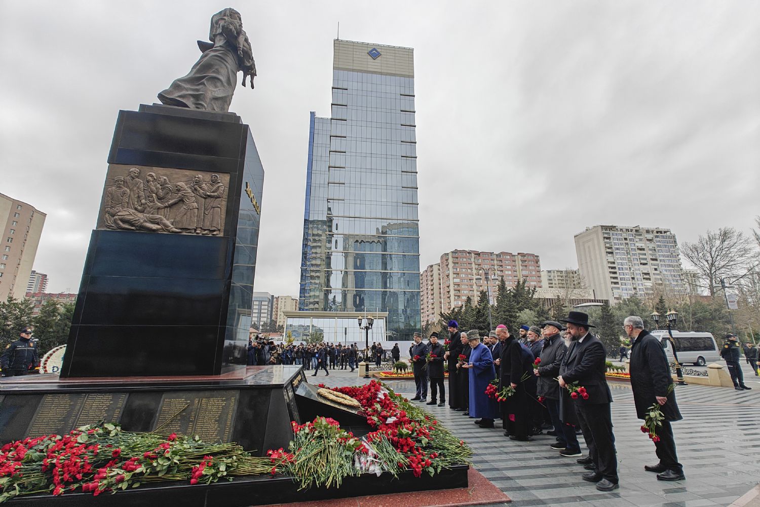 Din xadimləri Xocalı faciəsi qurbanlarının xatirəsini ehtiramla yad ediblər