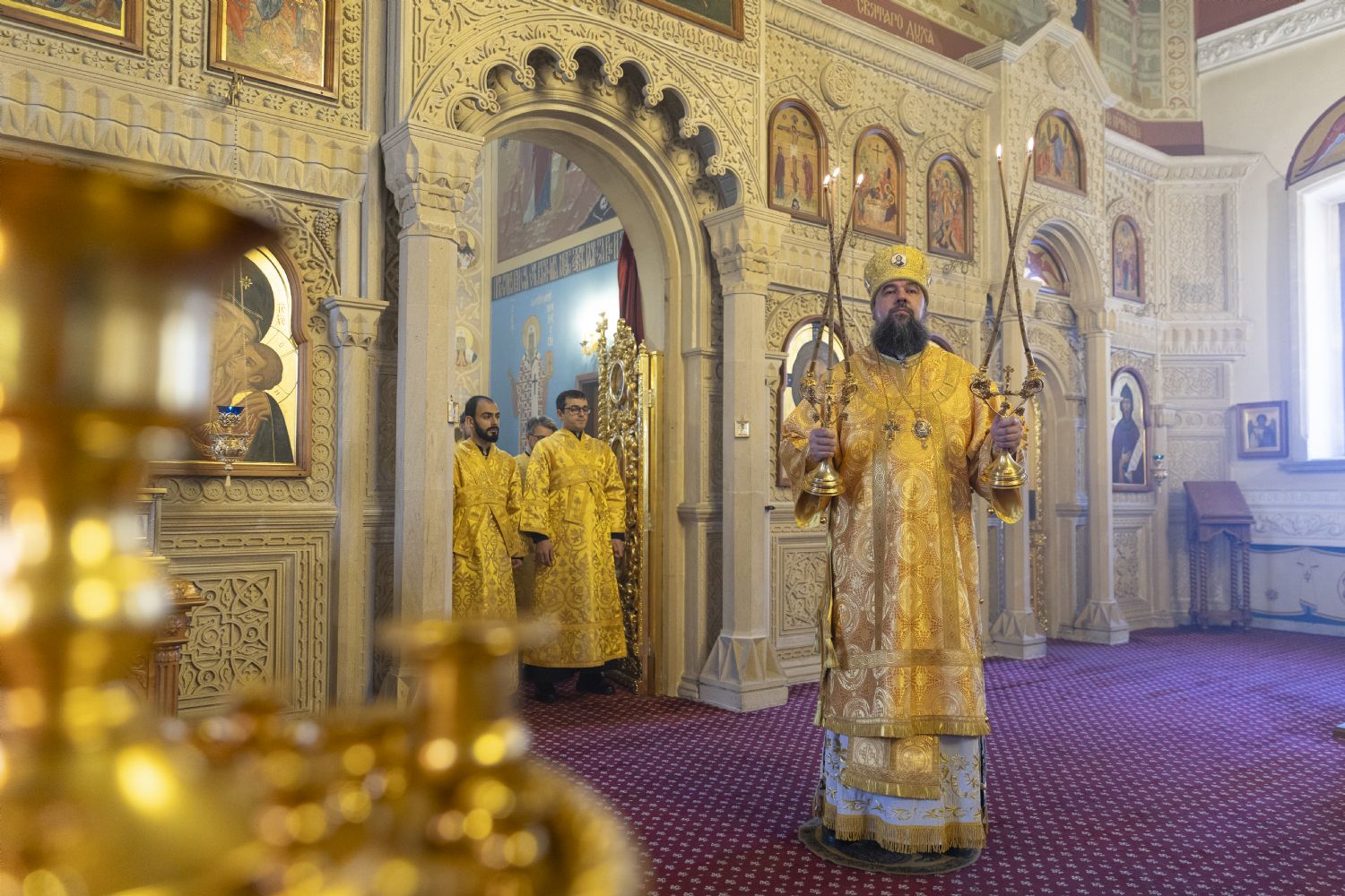 Yepiskop Aleksiy kafedral kilsəsində İlahi Liturgiya keçirib