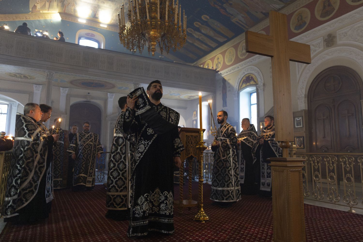 Yepiskop Aleksiy Müqəddəs Mürr-Daşıyan Zənənlər kafedral kilsəsində Əzablar ayinini keçirib