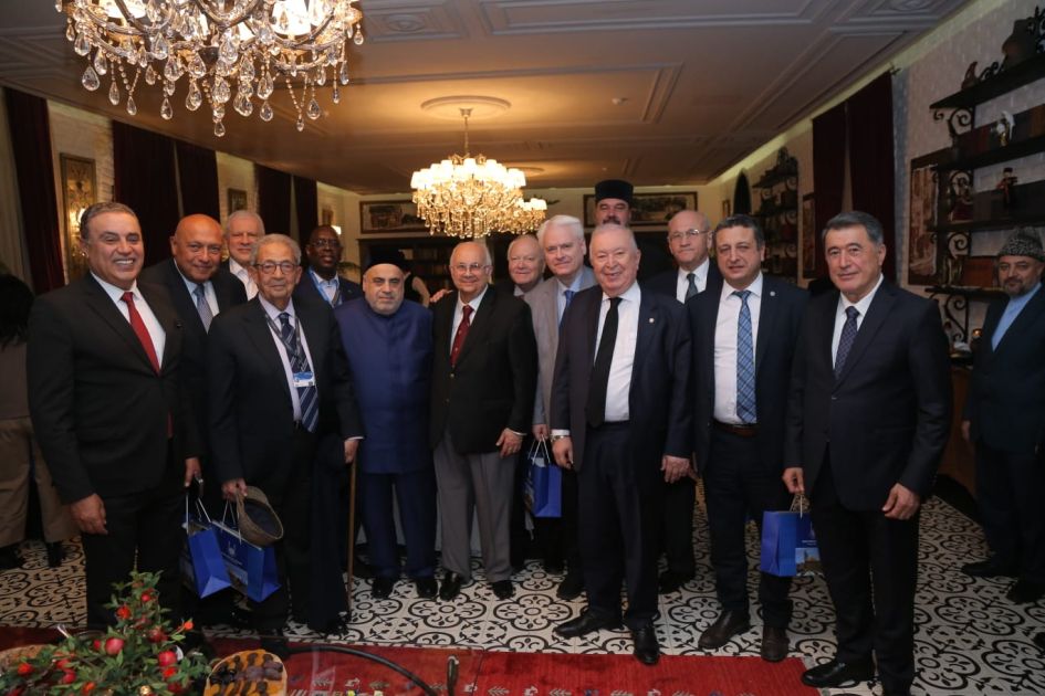 Yepiskop Aleksiy 13-cü Qlobal Bakı Forumunun iştirakçılarının şərəfinə verilən iftarda iştirak edib