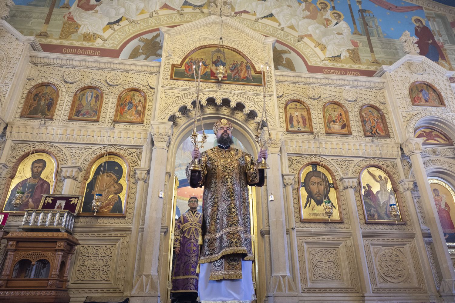 Yepiskop Aleksiy kafedral kilsəsində İlahi Liturgiya keçirib