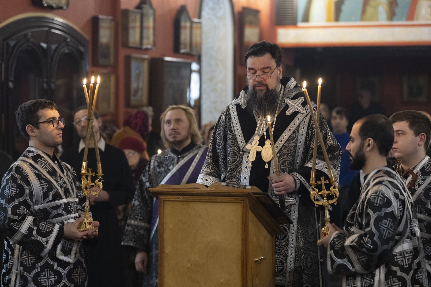 Yepiskop Aleksiy Ali-Mələk Mikayıl kilsəsidə Əzablar ayinini keçirib