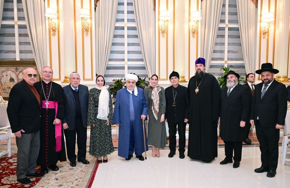 Qafqaz Müsəlmanları İdarəsi sədrinin təşkilatçılığı ilə iftar süfrəsi açılıb