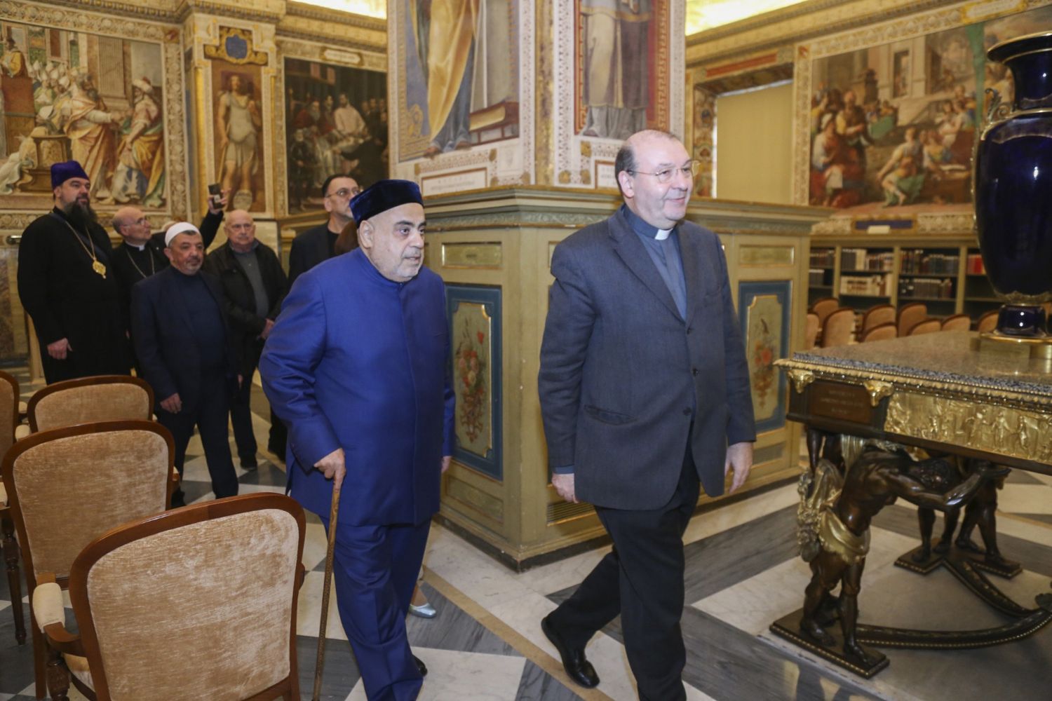 Azərbaycanın dini liderlərdən ibarət nümayəndə heyəti Vatikan Apostol Kitabxanasını ziyarət edib