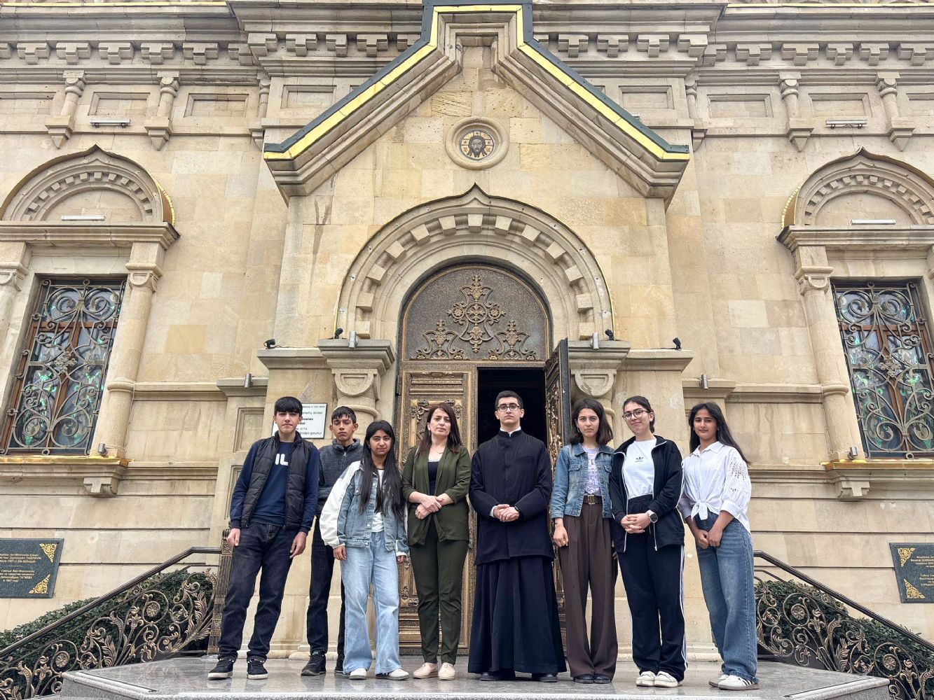 Məktəblilər kafedral kilsəsini ziyarət ediblər