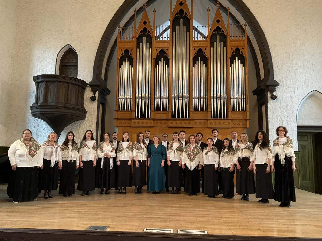 Ali-Mələk Mikayıl kilsəsinin xoru beynəlxalq xor müsabiqəsində iştirak etmişdir