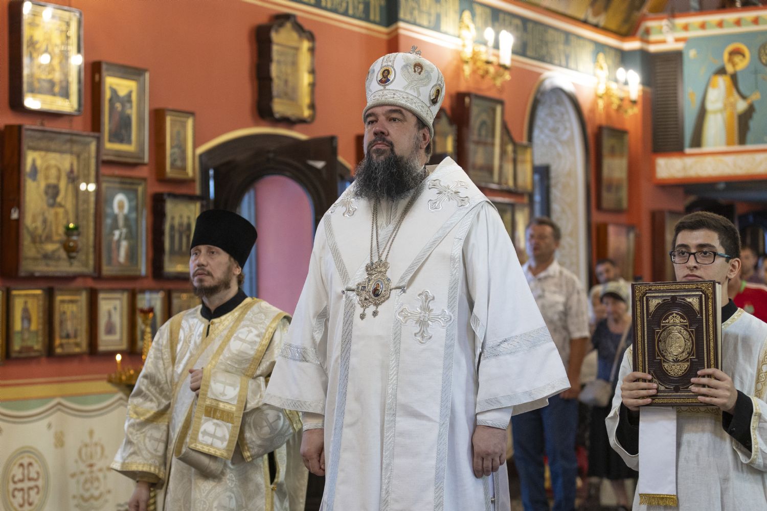 Yepiskop Aleksiy Ali-Mələk Mikayıl kilsəsində İlahi Liturgiya keçirib