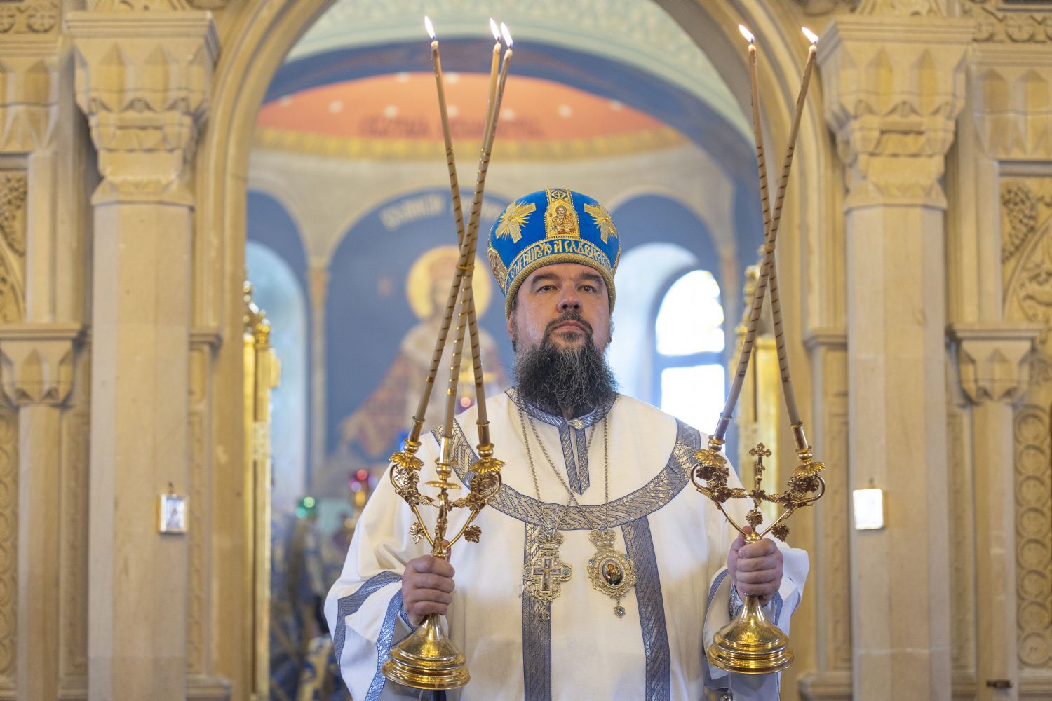 Yepiskop Aleksiy kafedral kilsəsində İlahi Liturgiya keçirib