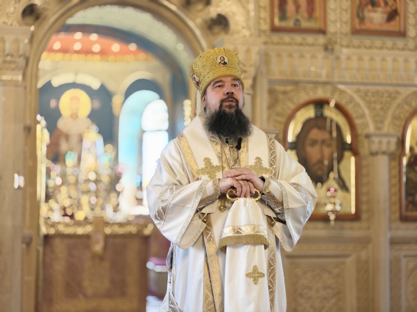 Yepiskop Aleksiy kafedral kilsəsində İlahi Liturgiya keçirib