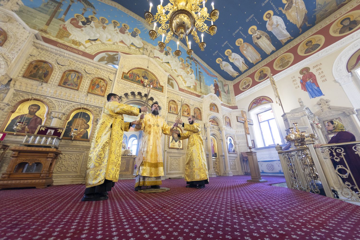 Arxiyerey kafedral kilsəsində İlahi Liturgiya keçirib
